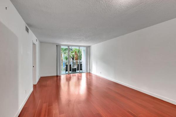 Bermuda Cay, 611 E Woolbright Rd #205, Boynton Beach, Florida 33435, image 2
