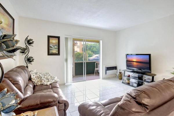 Mar-Len Gardens, 17090 NE 14 Ave #112, North Miami Beach, Florida 33162, image 2