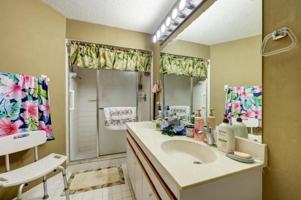 Key Colony Townhouses, 2070 Colonial Rd #6, Fort Pierce, Florida 34950, image 2