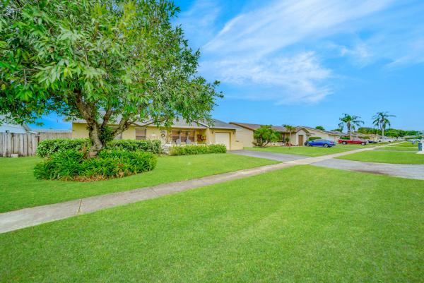 Saddlebrook, 9483 Saddlebrook Dr, Boca Raton, Florida 33496, image 3