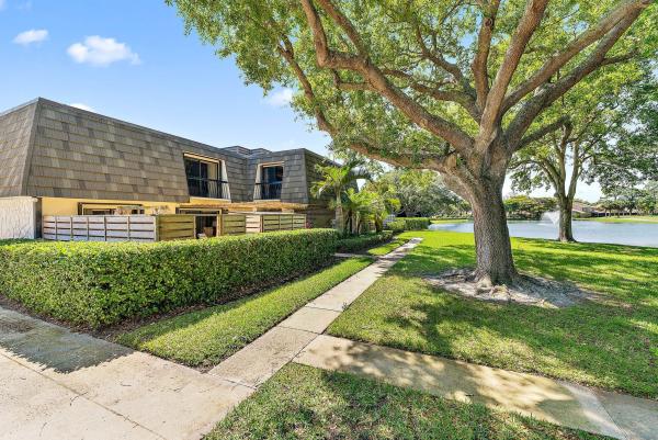 Glenwood Townhomes, 1116 11th Ter, Palm Beach Gardens, Florida 33418, image 1