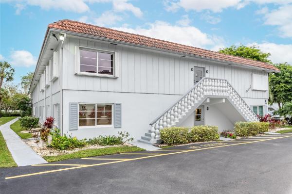 Oakland Grove Village, 639 W Oakland Park Blvd #205d, Oakland Park, Florida 33311, image 1