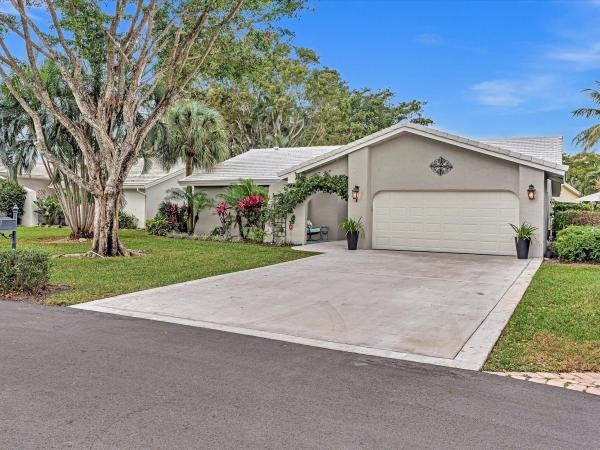 Cameo Woods, 22326 Cameo Dr W, Boca Raton, Florida 33433, image 2