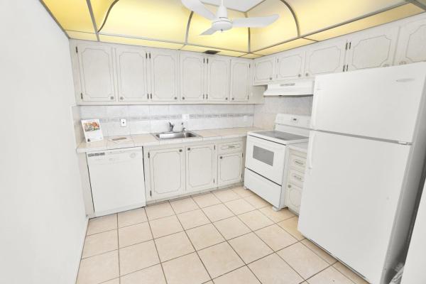 Wellington At Century Village, 422 Wellington G, West Palm Beach, Florida 33417, image 2