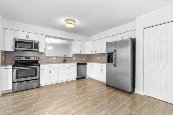 Key Colony Townhouses, 2030 Colonial Rd #6, Fort Pierce, Florida 34950, image 2