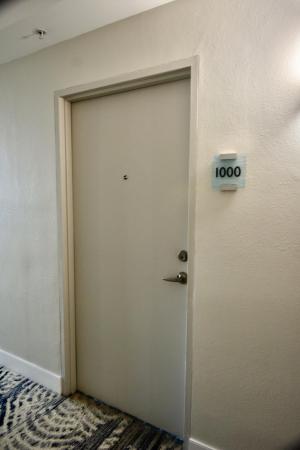The Residences On Hollywood Beach, 3000 S Ocean Dr #1000, Hollywood, Florida 33019, image 2