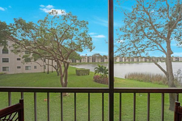 Huntington Pointe, 6093 Pointe Regal Cir #201, Delray Beach, Florida 33484, image 2