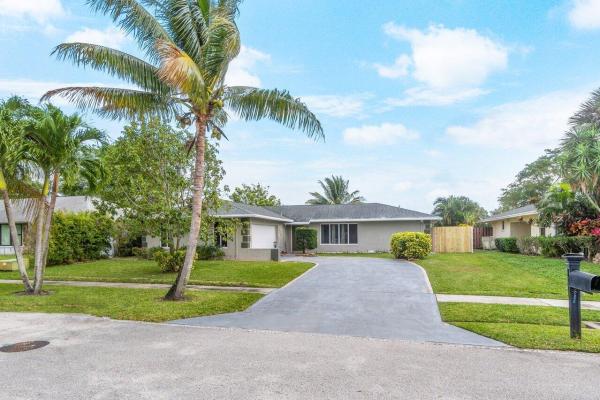 Lone Pine Estates, 208 Lochmore Rd, Riviera Beach, Florida 33407, image 1