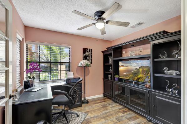 Prestwick Chase, 374 Prestwick Cir #3, Palm Beach Gardens, Florida 33418, image 2