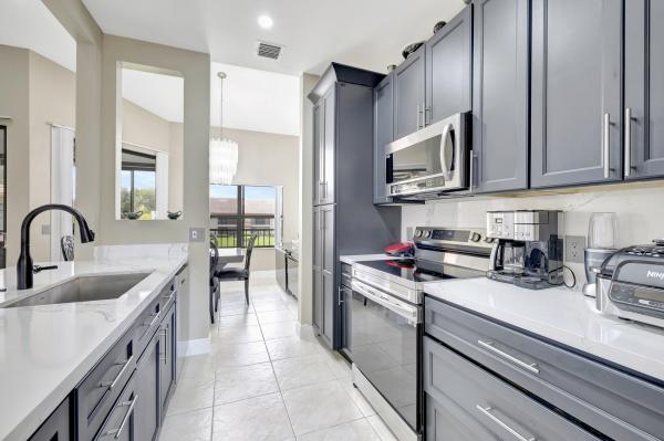 Bellavista Village, 5291 Europa Dr #F, Boynton Beach, Florida 33437, image 2
