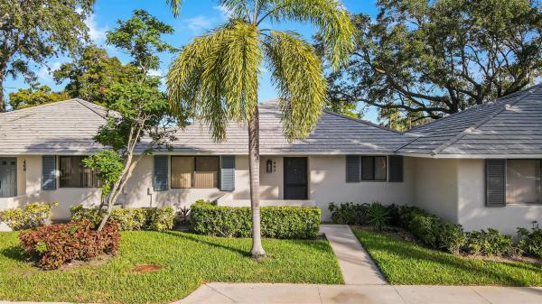 Club Cottages, 407 Club Dr, Palm Beach Gardens, Florida 33418, image 1