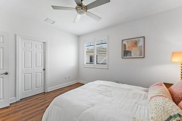Parrot Cove, 518 N Federal Hwy #14, Lake Worth Beach, Florida 33460, image 1