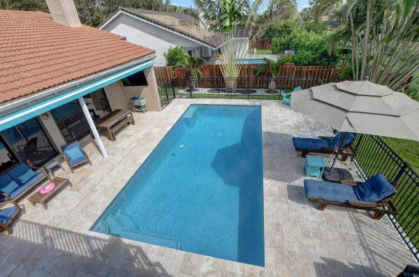 Colonnade At Glen Oaks, 2650 NW 41st St, Boca Raton, Florida 33434, image 2