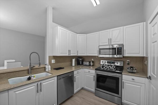 Classics At Bear Lakes, 2156 Chagall Cir, West Palm Beach, Florida 33409, image 2