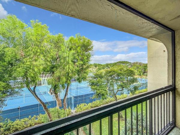 Lavers Resort & Racquet Club, 825 Egret Cir #406, Delray Beach, Florida 33444, image 1