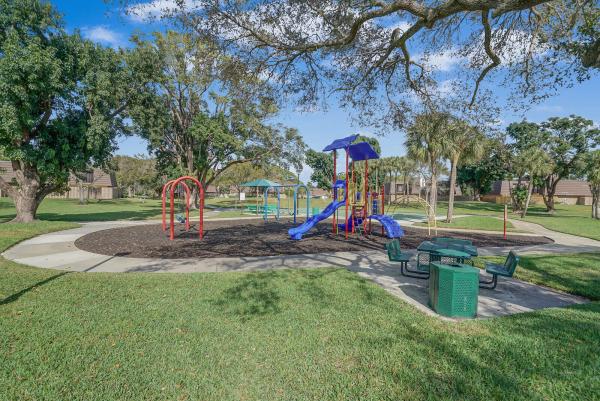 Sandalwood Estates, 624 6th Ct, Palm Beach Gardens, Florida 33410, image 3
