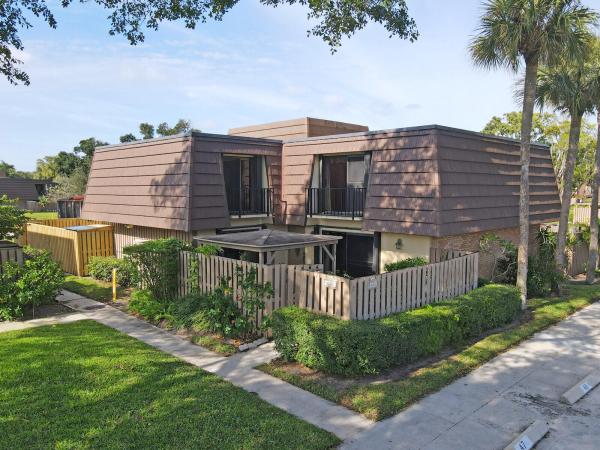 Sandalwood Estates, 624 6th Ct, Palm Beach Gardens, Florida 33410, image 1