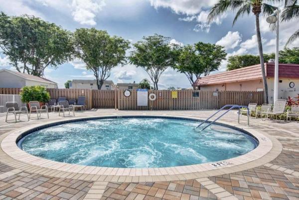 Saxony At Kings Point, 469 Saxony J, Delray Beach, Florida 33446, image 3
