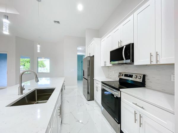 Hidden Oaks, 1261 SW Ackard Ave, Port St. Lucie, Florida 34953, image 2