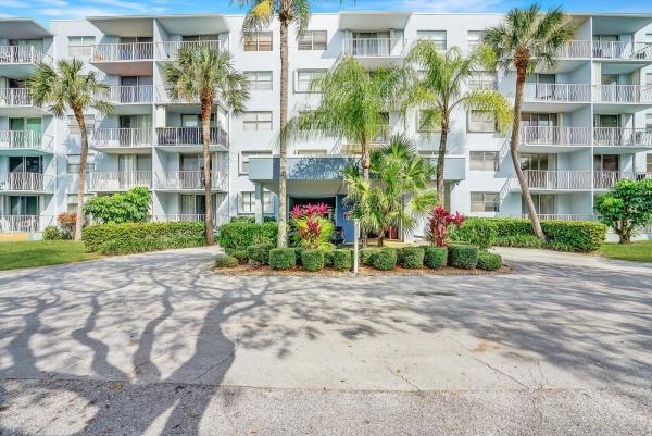 Breakwaters Of The Palm Beaches, 470 Executive Center Dr #5b, West Palm Beach, Florida 33401, image 1