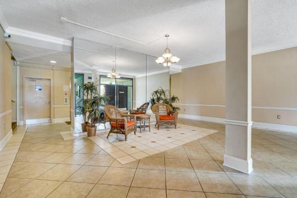 Breakwaters Of The Palm Beaches, 470 Executive Center Dr #5B, West Palm Beach, Florida 33401, image 2