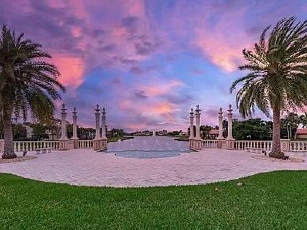 Valencia Shores, 8824 Palm River Dr, Lake Worth, Florida 33467, image 1
