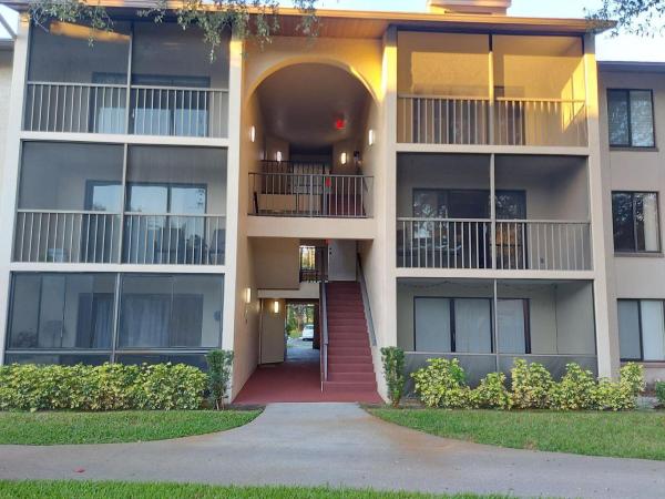 The Charter Club Of Palm Beach, 202 Foxtail Dr #F3, Greenacres, Florida 33415, image 1