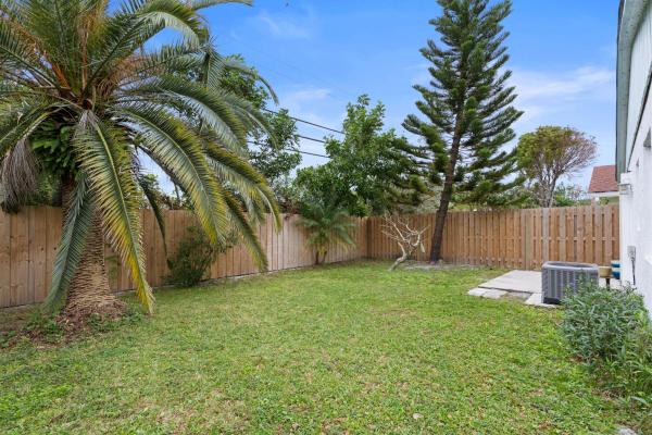 Riverside Cove, 141 E Riverside Dr #24, Jupiter, Florida 33469, image 1