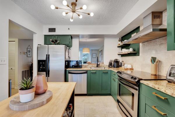 Waters Edge Towers, 4570 NW 18th Ave #205, Deerfield Beach, Florida 33064, image 1