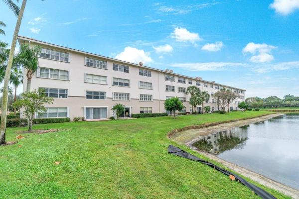 Regal Shores North At Coral Lakes, 5938 Crystal Shores Dr #208, Boynton Beach, Florida 33437, image 2