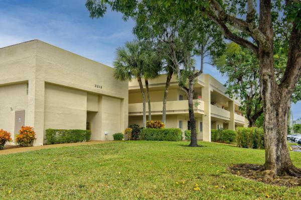 Poinciana Gardens At Poinciana Place, 3212 Strawflower Way #211, Lake Worth Beach, Florida 33467, image 1