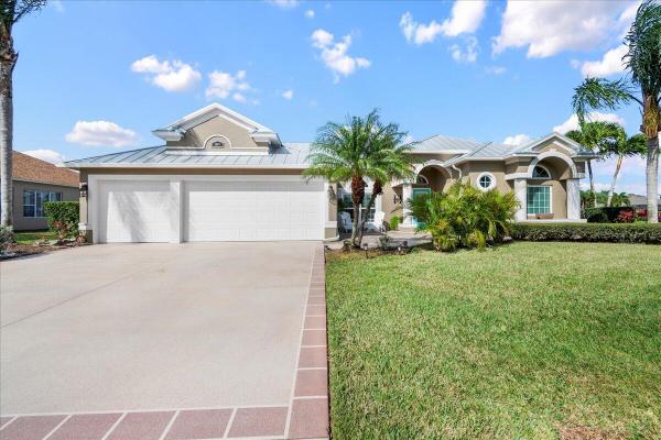 Palm Lake Gardens, 2604 Palm Lakes Ave, Fort Pierce, Florida 34981, image 1