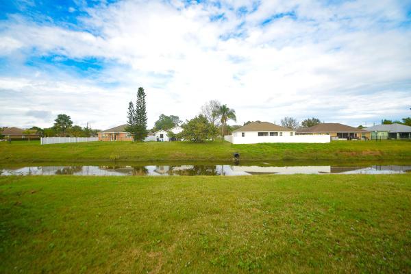 Hidden Oaks, 1365 SW Ackard Ave, Port St. Lucie, Florida 34953, image 1