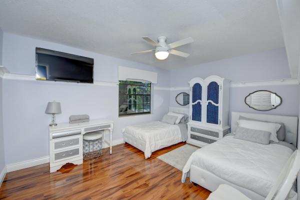 Pinewood East 2 Of Wellington, 166 Old Country Rd S, Wellington, Florida 33414, image 1