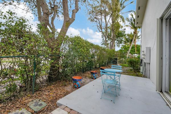 Mango Villas Townhouse, 328 W Pine St #25, Lantana, Florida 33462, image 1