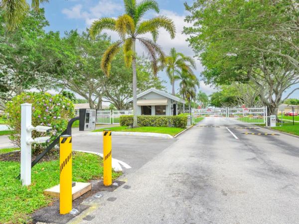 Boca Lakes, 8559 Bella Vista Dr, Boca Raton, Florida 33433, image 1