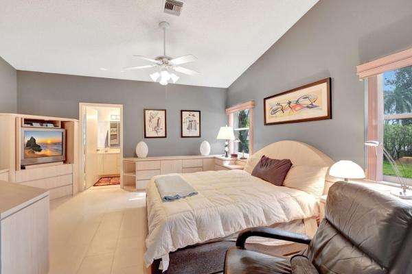 Palm Isles, 9662 Harbour Lake Cir, Boynton Beach, Florida 33437, image 2