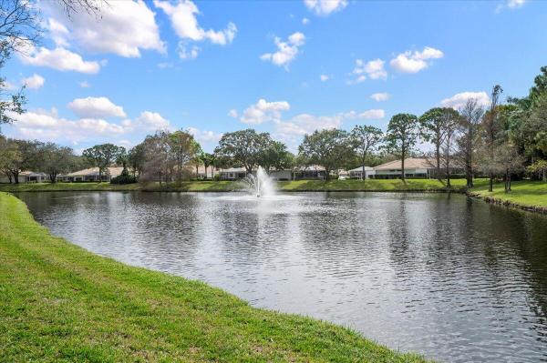 Sun Terrace At The Oaks, 9601 Chapman Oak Ct, Palm Beach Gardens, Florida 33410, image 2