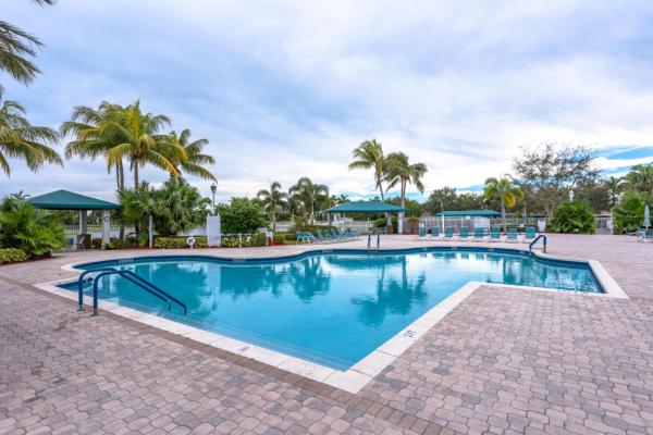 Lighthouse Pointe At Baywinds, 2270 Windjammer Way, West Palm Beach, Florida 33411, image 1