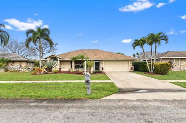 Sugar Pond Manor, 13947 Geranium Pl, Wellington, Florida 33414, image 2