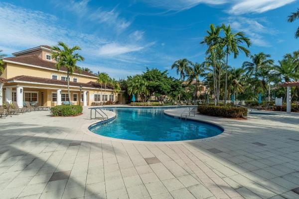 The Villas At Emerald Dunes, 6394 Emerald Dunes Dr #204, West Palm Beach, Florida 33411, image 1