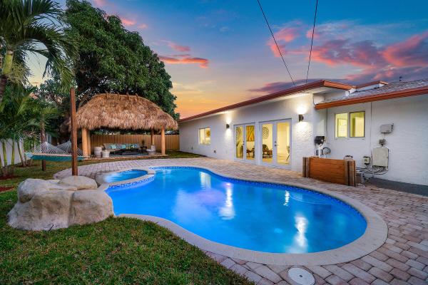 Country Club Village, 562 NW 13th Dr, Boca Raton, Florida 33486, image 2