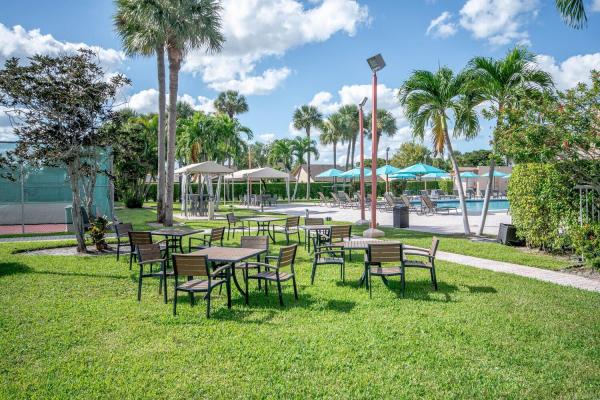 Golden Lakes Village, 249 Lake Meryl Dr, West Palm Beach, Florida 33411, image 2