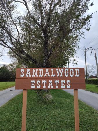 Sandalwood Estate, 89 Sandalwood Dr, Fort Pierce, Florida 34947, image 2