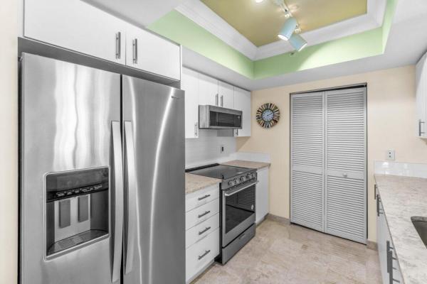 Palmetto Place, 99 SE Mizner Blvd #837, Boca Raton, Florida 33432, image 1