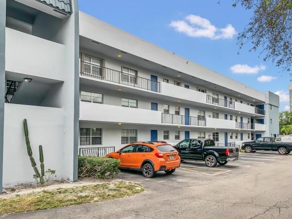 Georgetown, 1630 Embassy Dr #310, West Palm Beach, Florida 33401, image 1