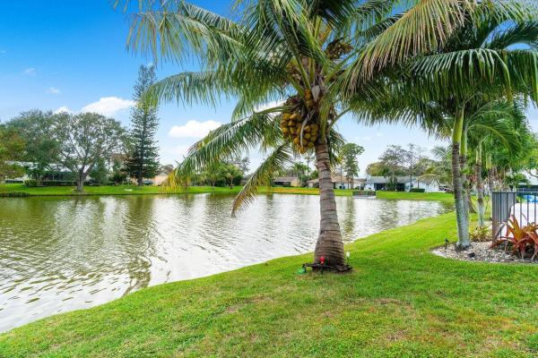 Huntington Woods, 113 Parkwood Dr, Royal Palm Beach, Florida 33411, image 2