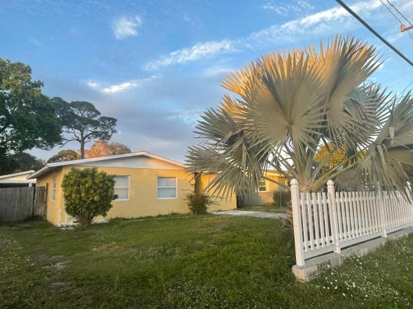 Silver Lake Park, 948 Kanner Dr, Fort Pierce, Florida 34982, image 2