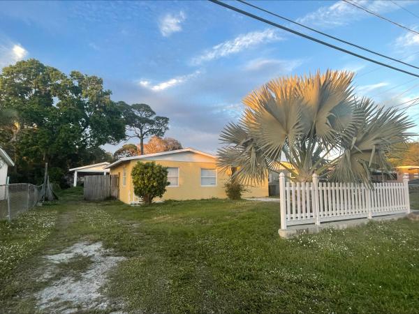 Silver Lake Park, 948 Kanner Dr, Fort Pierce, Florida 34982, image 1
