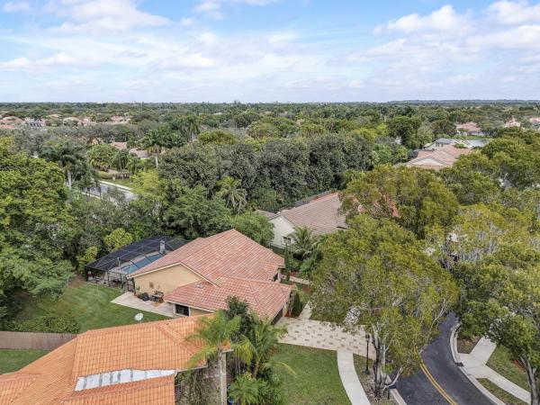 Executive 1 At Country Isles, 1745 Lakeshore Cir, Weston, Florida 33326, image 1